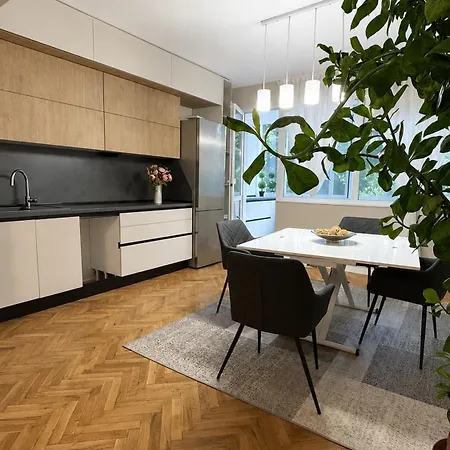 Casa Tiana Апартаменти *